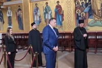 Dodik u Francuskoj sa vladikom Justinom obišao crkvu Svetog Save (VIDEO)