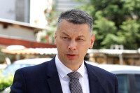 Nešić pozvao Ivanića da zbog podaničke politike „okači kopačke o klin“