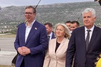 Vučić "doletio" u Mostar