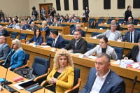 Posebna sjednica republičkog parlamenta sutra: Na dnevnom redu i plate i referendum