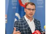 Stanivuković: Rezolucija o Srebrenici bombardovanje svijesti lažima