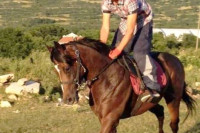 Mladić pao s konja, ljekari se bore za njegov život