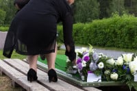Sveštenik otkrio da li valja nositi odjeću pokojnika: Bližnji ni za živu glavu ne bi smjeli ovo da urade