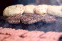 Približavaju se prvomajski praznici: Koliko ćemo platiti ćevape, kobasice, pljeskavice…