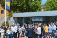 I danas velika podrška Dodiku i Lukiću ispred zgrade Suda