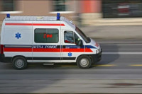 Jezivi prizori nakon nesreće: Ljekari se bore za život mladića (VIDEO)