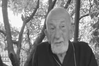 Odlazak omiljenog Popa Žuće: Preminuo prota Vojo Čarkić