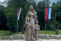 Otkrivanje  spomenika  u čast majci