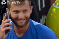 Francuz prekinuo meč sa Đokovićem da se javi na telefon (VIDEO)