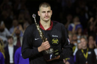 Jokić podigao trofej "Majkla Džordana" (VIDEO)