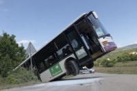 Planuo, pa sletio s puta autobus koji je prevozio učenike