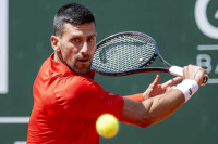 Novak Đoković tražio pomoć, tresao se i hvatao za glavu (FOTO, VIDEO)