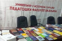 Bivši dekan poklonio 106 knjiga fakultetskoj biblioteci