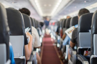 Putnik tokom leta pokušao da otvori vrata, avion hitno prizemljen