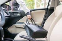 Teslićanin osumnjičen za krađu torbice iz automobila u Banjaluci