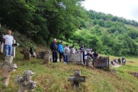 Okupljanje izbjeglih Srba u Golešu: Služena molitva prvi put nakon 32 godine