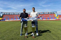 Borac ojačao vezni red