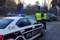 Policijska akcija u Tuzli: Zaplijenjeni droga, bombe i gasni pištolj