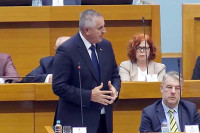 Višković: Usvajanje deklaracije istorijski čin, Srbi iz Srpske i Srbije jedan narod