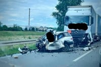 Kamion samljeo auto, poginuo vozač