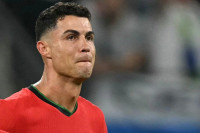 Poznata avio-kompanija zbija šale na račun uplakanog Ronalda (FOTO)