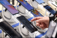 Potražnja za telefonima imuna na krizu