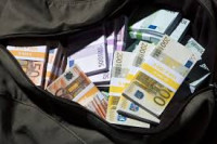 Našao torbu s hrpom para: Pozvao vlasnika, a odgovor ga šokirao