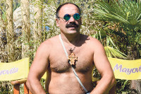 Novi skandal Zmaja od Šipova: Ne sahranjuje majku kako bi napravio medijski spektakl? (FOTO)