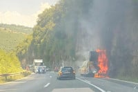 Strašne scene: Zapalio se autobus na Dabracu
