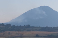 Požarna linija kod Gacka jutros mirna