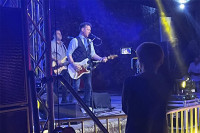Dženan Lončarević pomjerio granice: Napravio spektakularan koncert na Kastelu    VIDEO