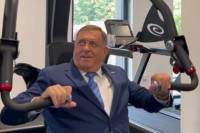 Dodik u isprobao sprave u Banjsko-rekreativnom centru Srpske Toplice