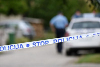 Teže povrijeđen suvozač u prevrtanju vozila