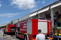 Izbio požar u poznatom restoranu, sedam vatrogasnih vozila na terenu