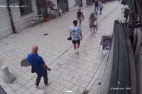 Ponovo se obrušila fasada u Sarajevu, zamalo izbjegnuta nesreća