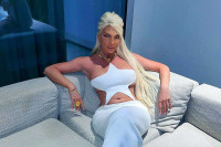Jelena Karleuša umjesto Cece na Trgu u Čelincu (FOTO)