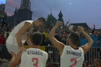 Basketaši Srbije slavili demoliranje Amerikanaca uz čuveni hit (VIDEO)