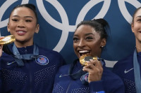 Razlog seže u daleku istoriju: Zašto olimpijci grizu medalje