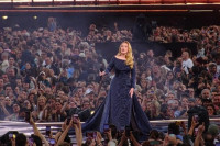 Pjevačica prekinula koncert i pustila prenos finala sa OI (VIDEO)