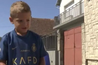 Šestogodišnji Nikola prodaje svoje igračke kako bi pomogao bolesnoj djeci