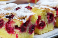 Desert koji osvježava: Isprobajte kolač s višnjama i pudingom!