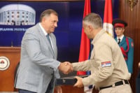 Orden časti komandantu helikopterske jedinice MUP-a Srbije!