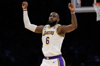 Lebron o Broniju: Ne može da me zove „tata“ (VIDEO)