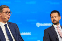Vučić "pecnuo" Milatovića u Pragu (VIDEO)