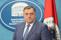 Dodik: Muslimanska ratna zastava na srpskom stratištu dokaz da im smetaju i mrtvi i živi Srbi