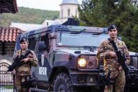 Napeto u Kosovskoj Mitrovici, pojačano prisustvo KFOR vojnika