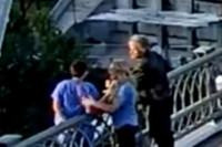 Objavljen snimak: Pogledajte kako je Džon Bon Džovi spasio ženu (VIDEO)