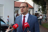 Šobot pokazao mjesto gdje će se graditi „besplatni” stanovi (VIDEO)