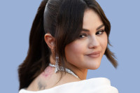 Selena Gomez prstenom na ruci podstakla glasine