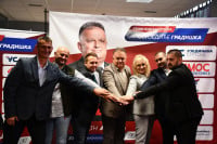 Šest stranaka uz kandidata SNSD-a Zorana Adžića